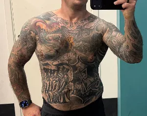 Tattoo Escort tilbyder fræk sex