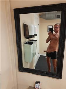 Moden mand til kvinder og par